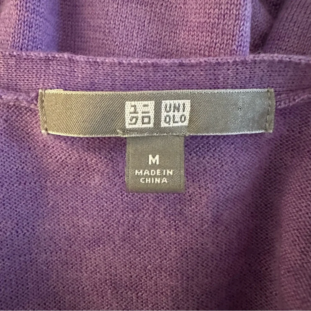 Uniqlo purple V-neck preppy academia sweater Size M Pure new wool - Picture 7 of 9